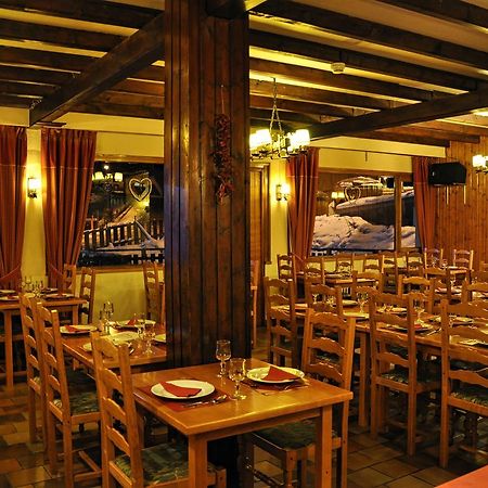 Hotel Le Provencal Лес дьо Алпс Екстериор снимка