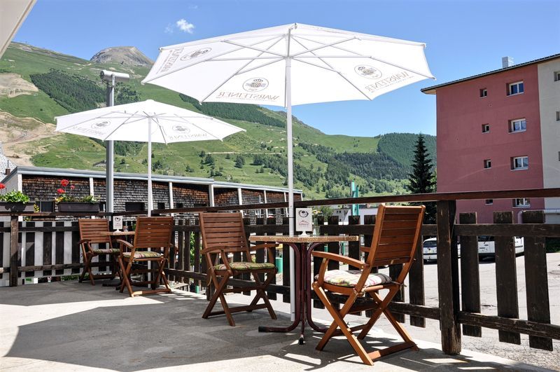Hotel Le Provencal Лес дьо Алпс Екстериор снимка