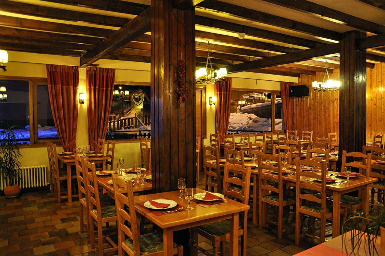 Hotel Le Provencal Лес дьо Алпс Екстериор снимка