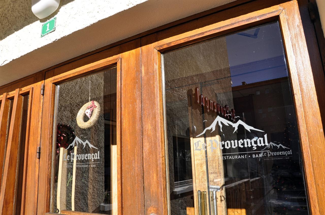 Hotel Le Provencal Лес дьо Алпс Екстериор снимка