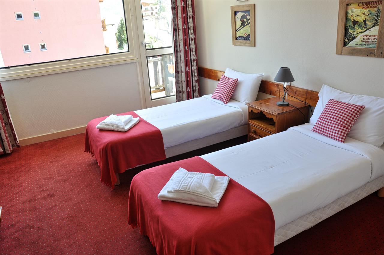 Hotel Le Provencal Лес дьо Алпс Екстериор снимка