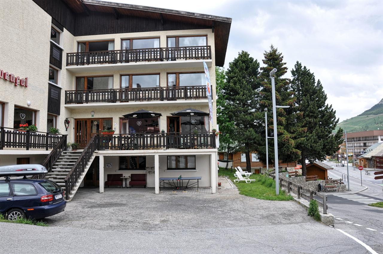 Hotel Le Provencal Лес дьо Алпс Екстериор снимка
