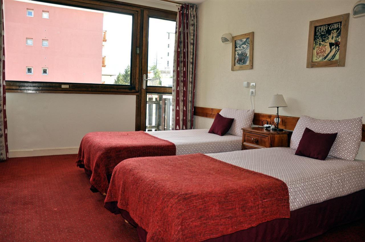 Hotel Le Provencal Лес дьо Алпс Екстериор снимка