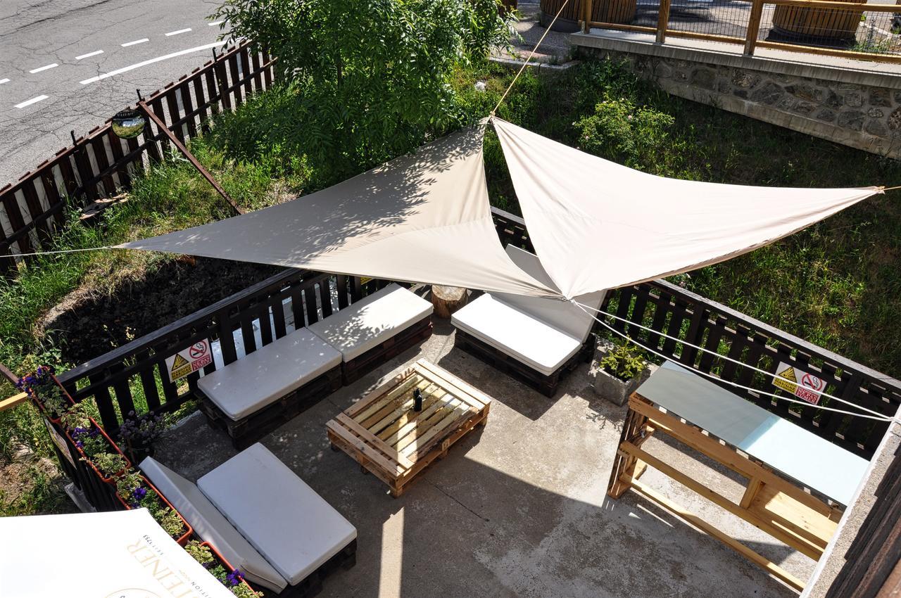 Hotel Le Provencal Лес дьо Алпс Екстериор снимка