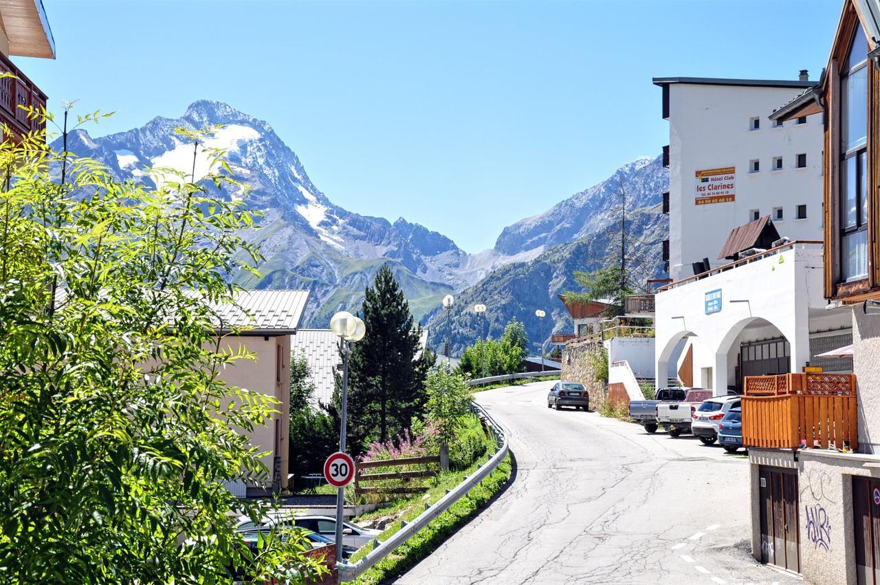 Hotel Le Provencal Лес дьо Алпс Екстериор снимка