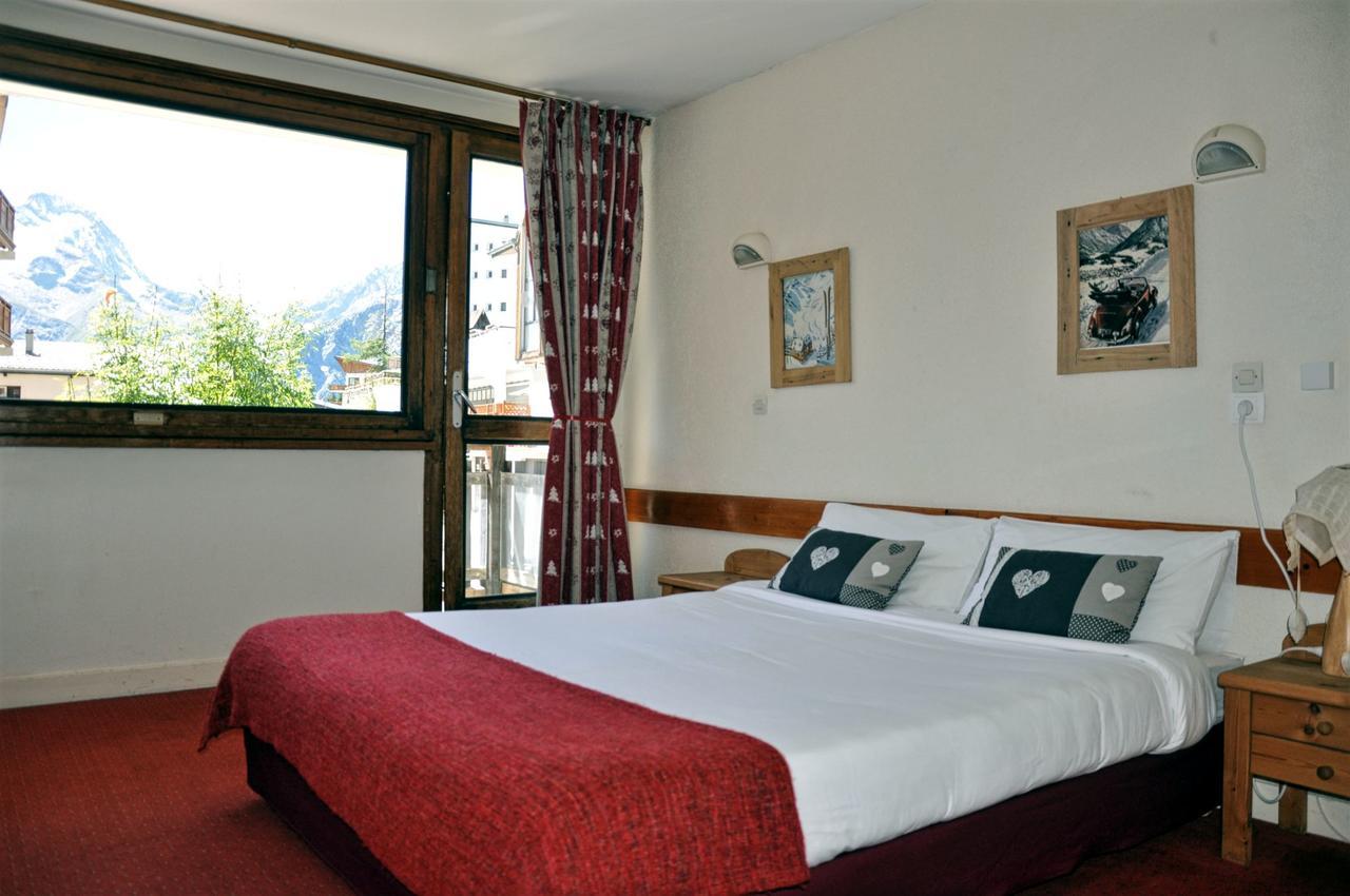 Hotel Le Provencal Лес дьо Алпс Екстериор снимка