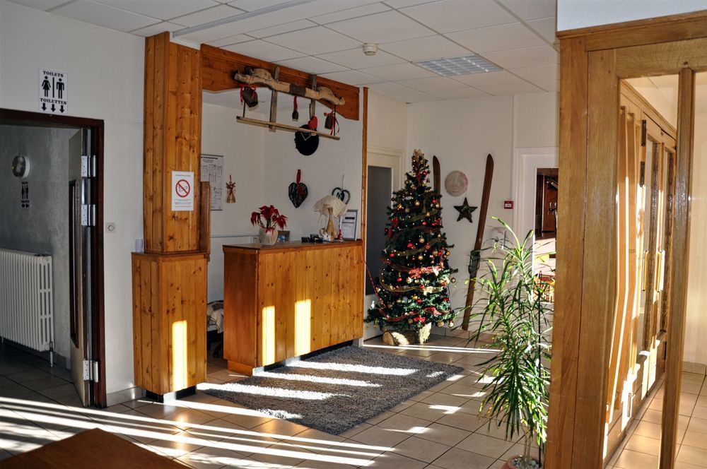 Hotel Le Provencal Лес дьо Алпс Екстериор снимка