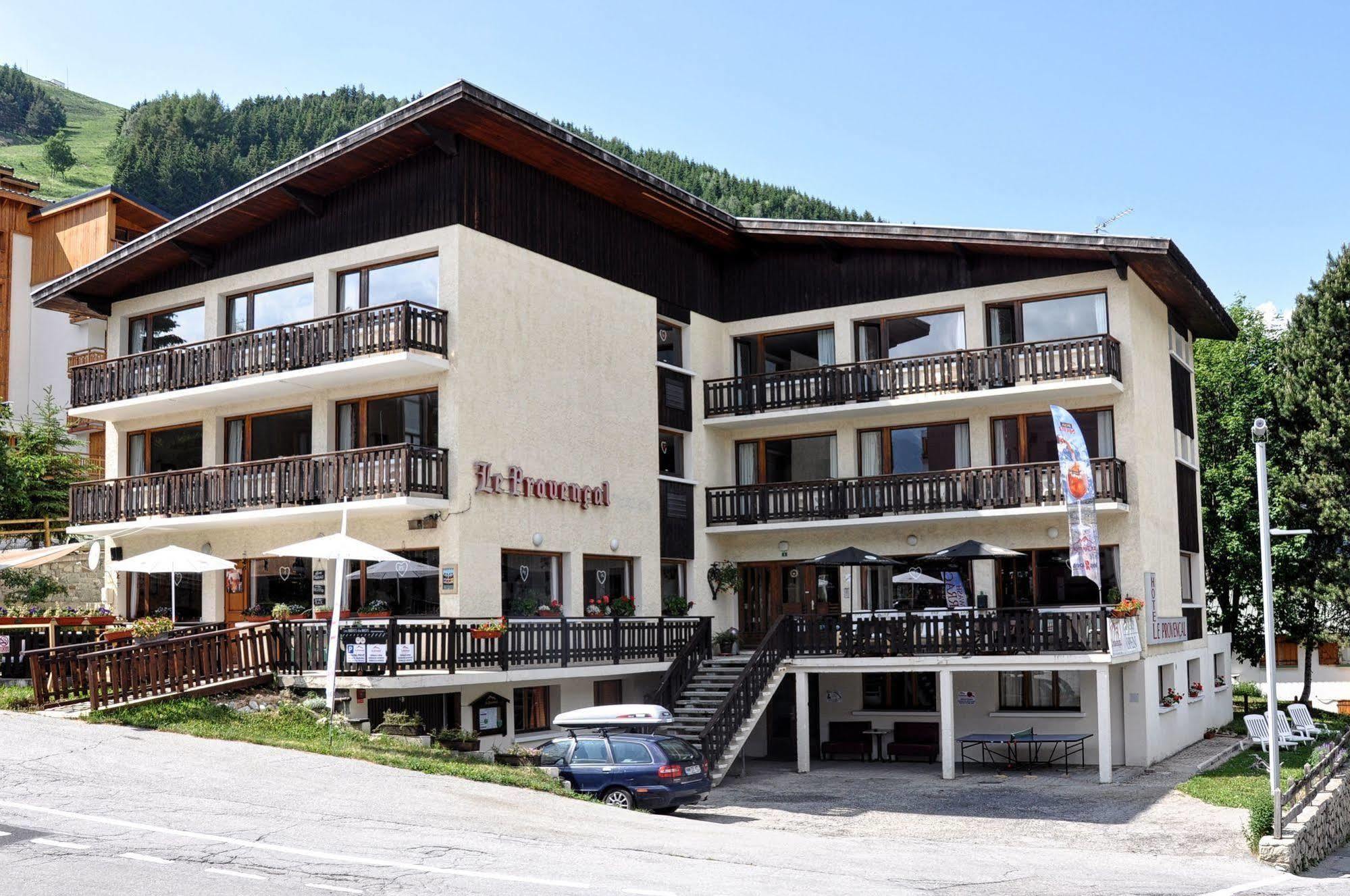 Hotel Le Provencal Лес дьо Алпс Екстериор снимка
